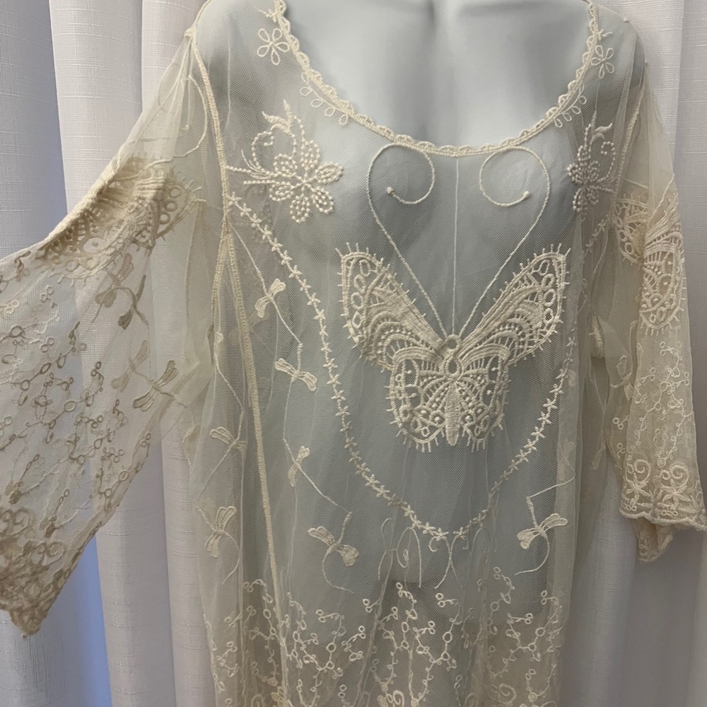 SPRING FWD SPECIAL! Tempo Paris Lace Cover-up Overlay NWOT